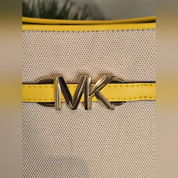 Michael Kors Reed Large Tote Bag - Picture 11 of 12